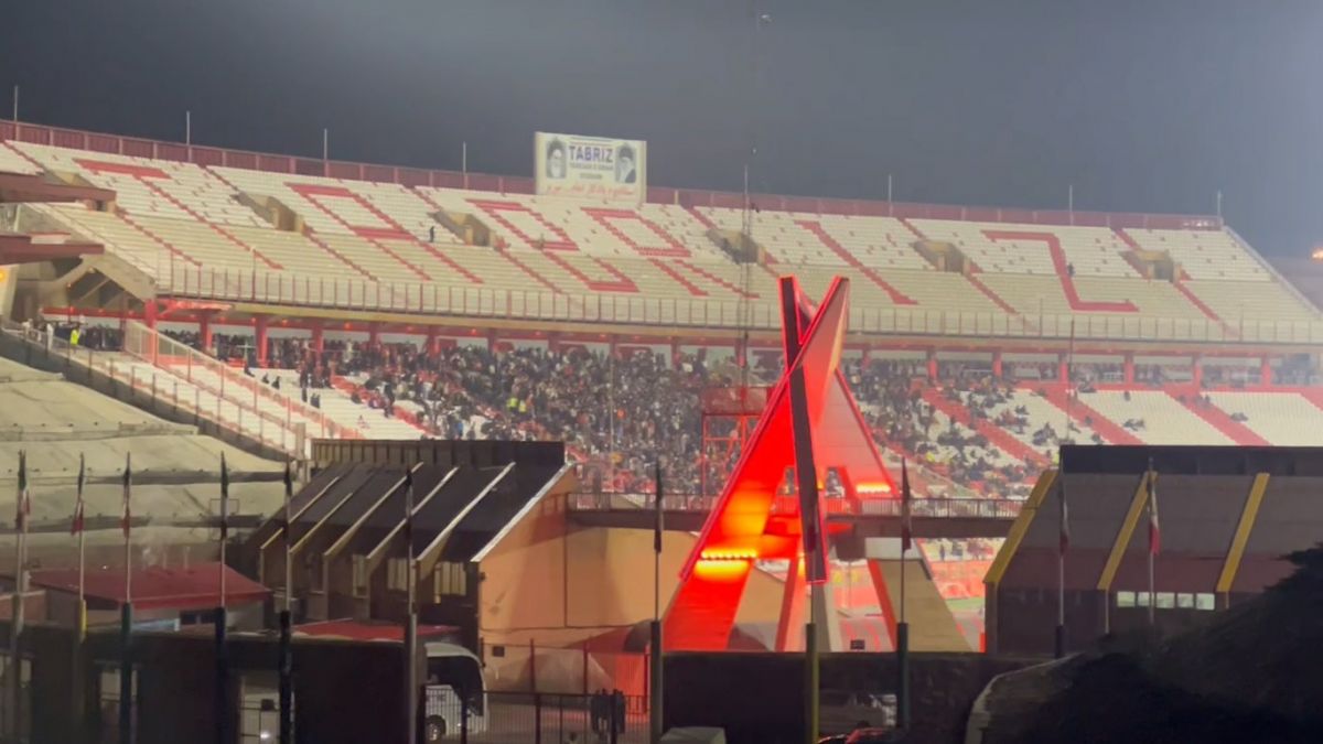 حال و هوای ورزشگاه یادگار امام (ره) تبریز در فاصله بیش از یک ساعت تا آغاز بازی تراکتور و الدحیل قطر