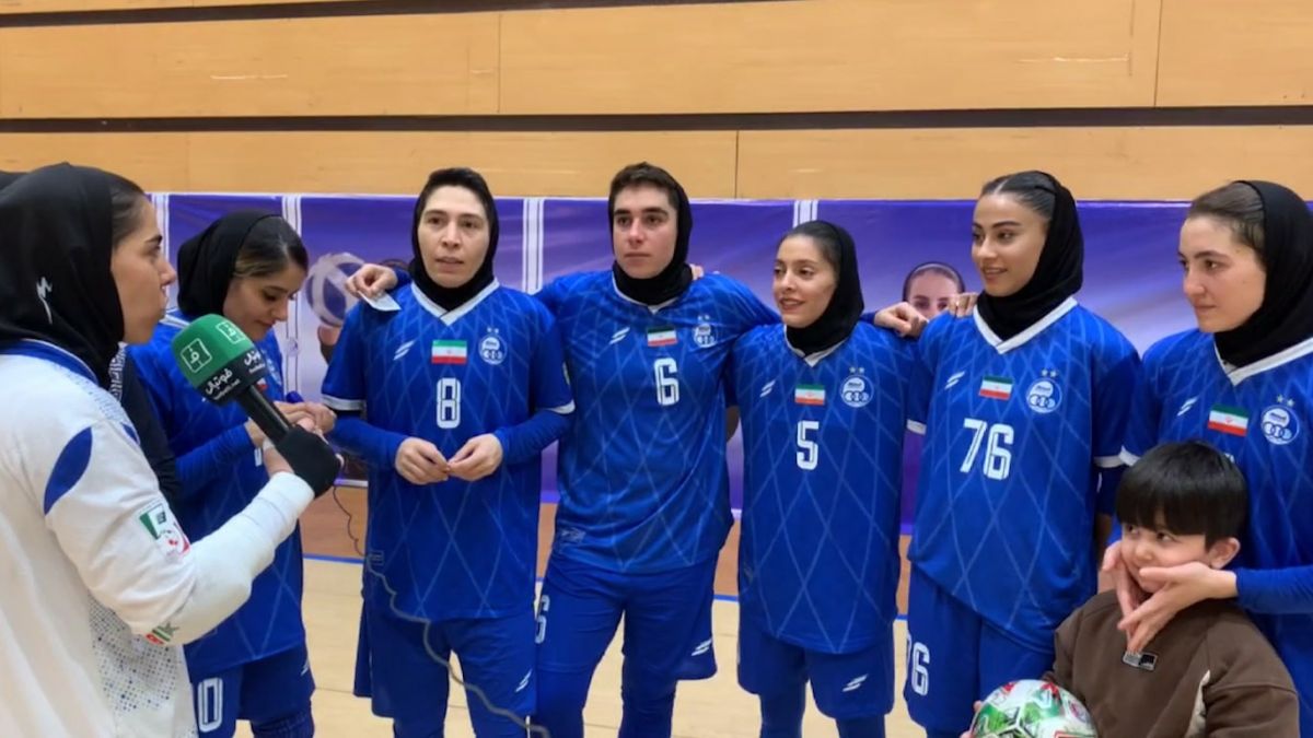 گفت و گو با بازیکنان تیم فوتسال بانوان استقلال بعد از پیروزی برابر ثامن مشهد