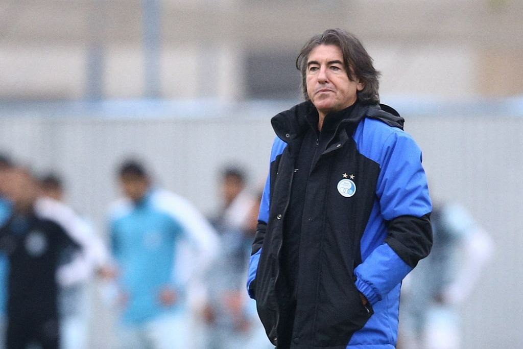 کدخدامنشی‌های باشگاه استقلال؛ بلای جان تیم ساپینتو!