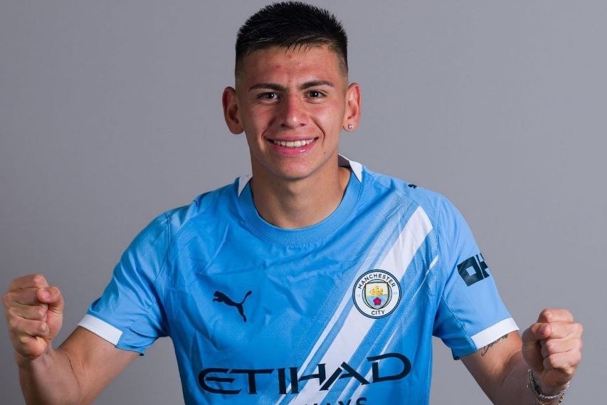 غیررسمی؛ پدیده آرژانتینی منچسترسیتی به خیرونا پیوست