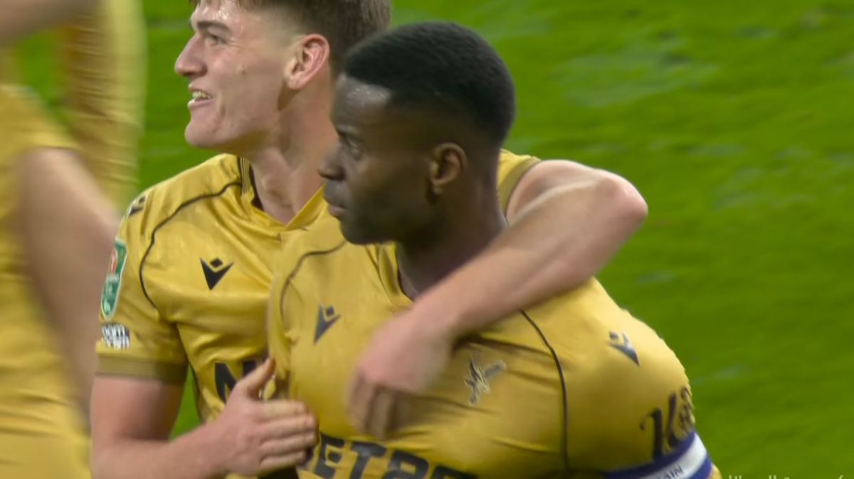 گل اول کریستال پالاس به آرسنال (مارک گهی دقیقه 95)