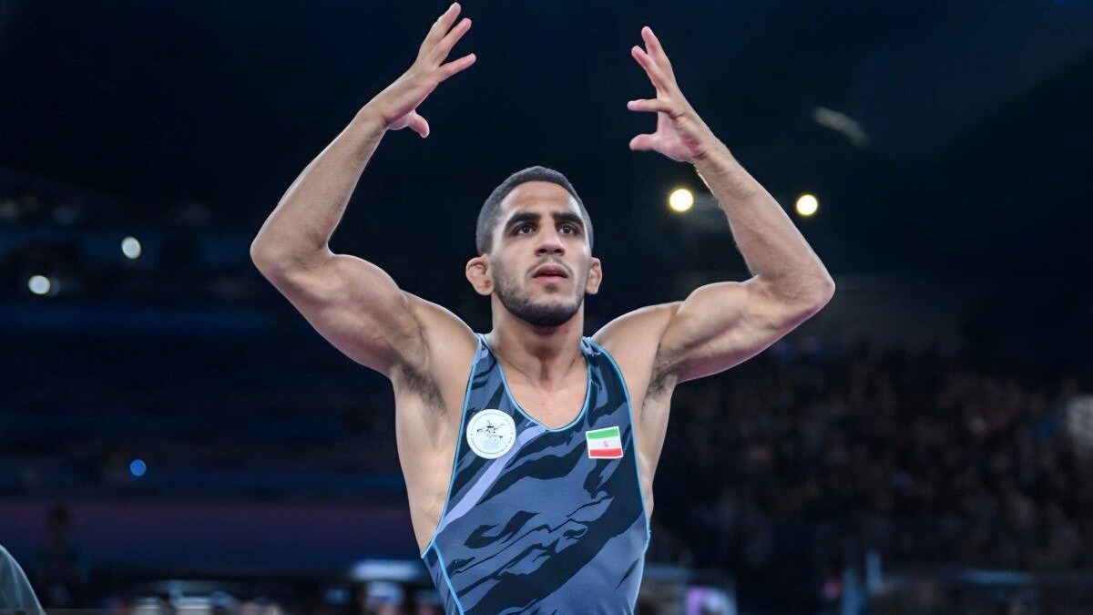 رحمان عموزاد برترین کشتی‌گیر آزاد در سال 2025