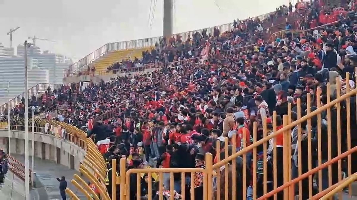 گرم کردن بازیکنان تراکتور در میان تشویق بی امان هواداران