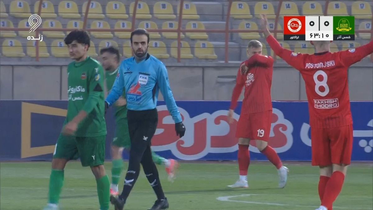 ضربه سر حسین‌زاده به تیر دروازه شمس آذر برخورد کرد