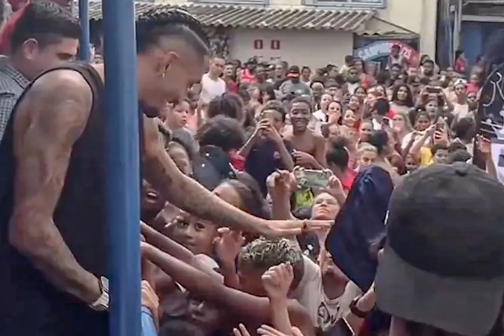 اقدام خیرخواهانه ستاره بارسلونا پیش از آغاز سال نو میلادی