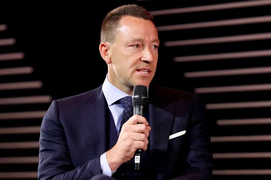 اسطوره چلسی در آستانه هدایت تیم چمپیونشیپی