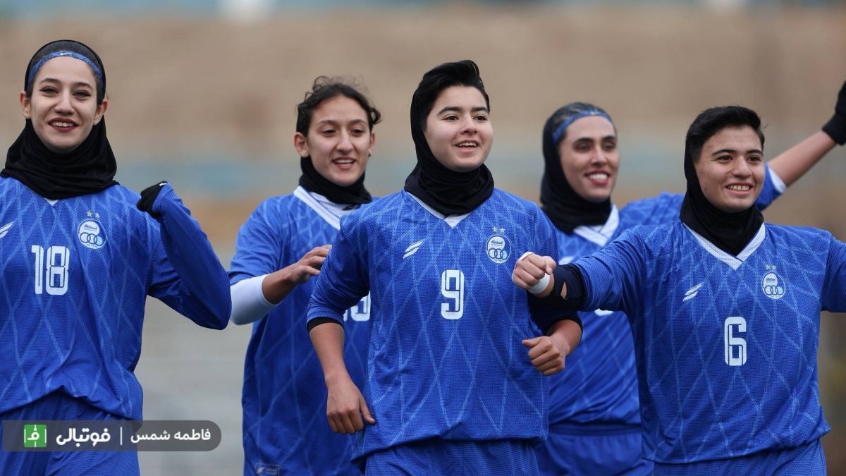 وقتی توپ می‌رقصد و ساز می‌خواند؛ خواهران هم‌صدا (ویدیو)