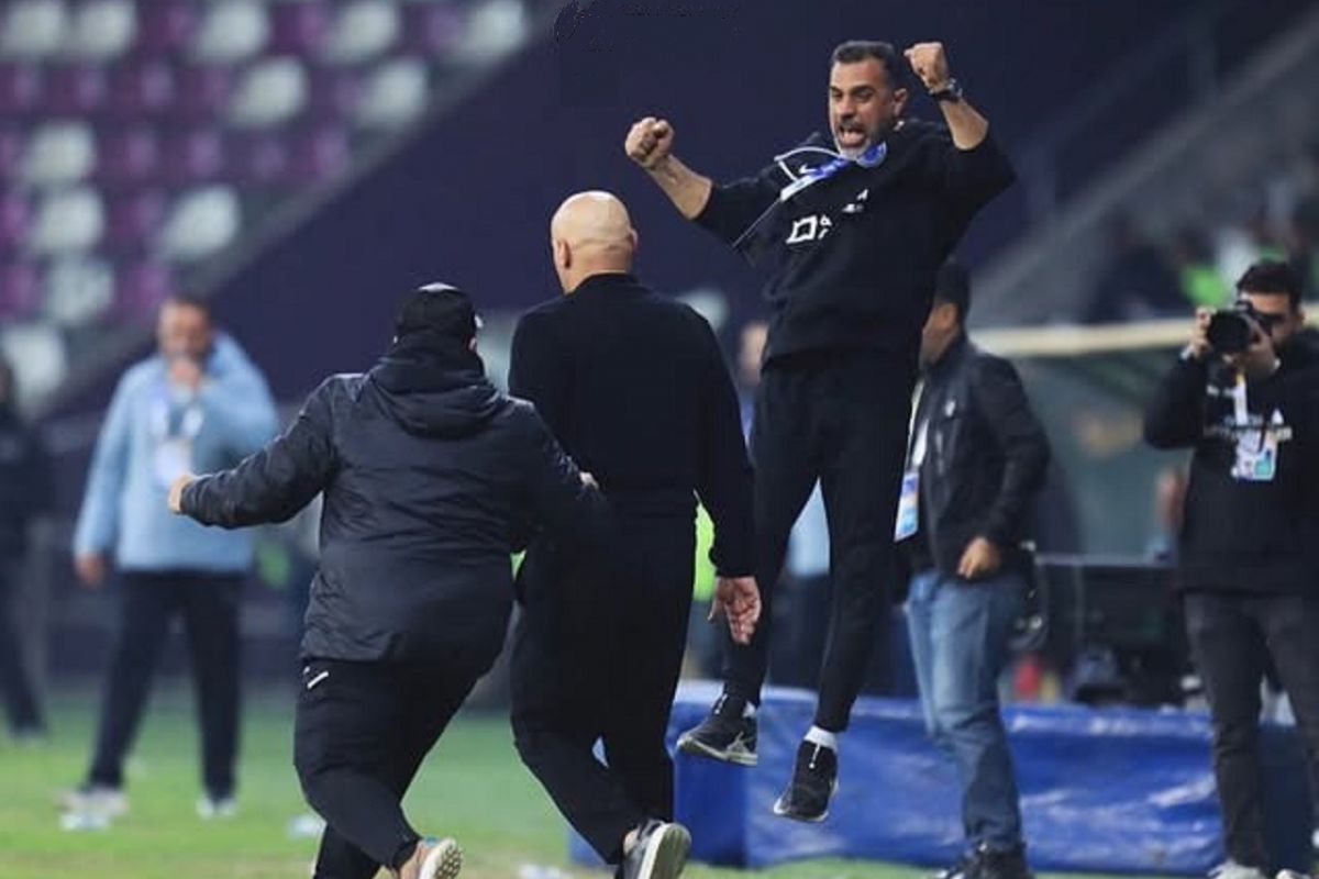 قاب ویژه؛ خوشحالی دستیار منصوریان در ارتفاع بالا!