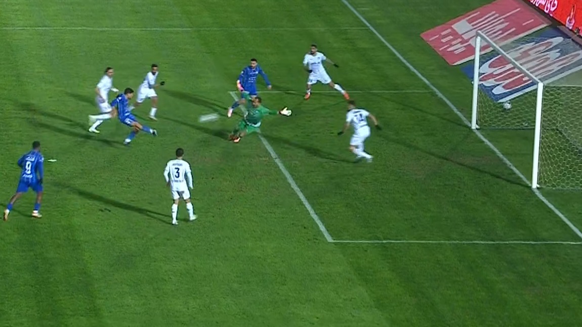 سیو دیدنی گروسیان مانع گل اول استقلال به گل گهر شد