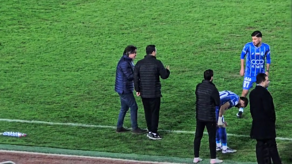 توصیه‌های ساپینتو به کوشکی و قلی‌زاده در هنگام توقف بازی استقلال و گل گهر