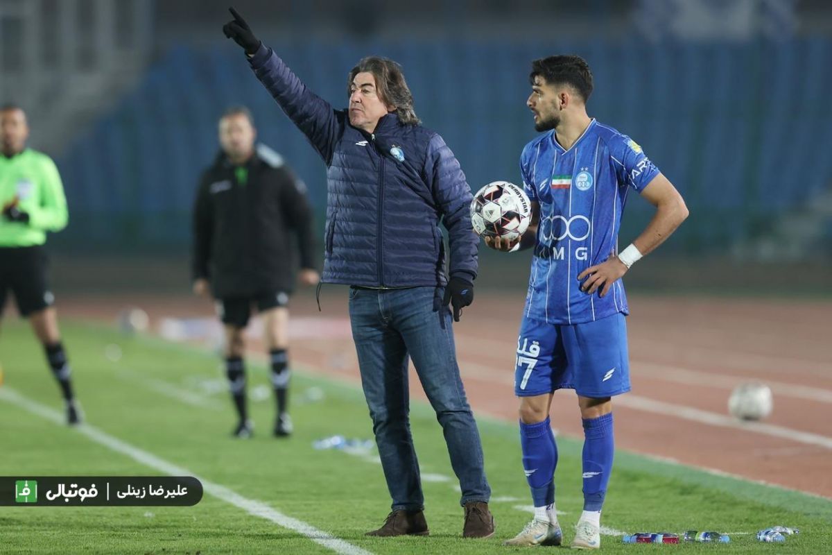 حسنزاده: مدافعان استقلال با مهاجمان حریف مهربان هستند