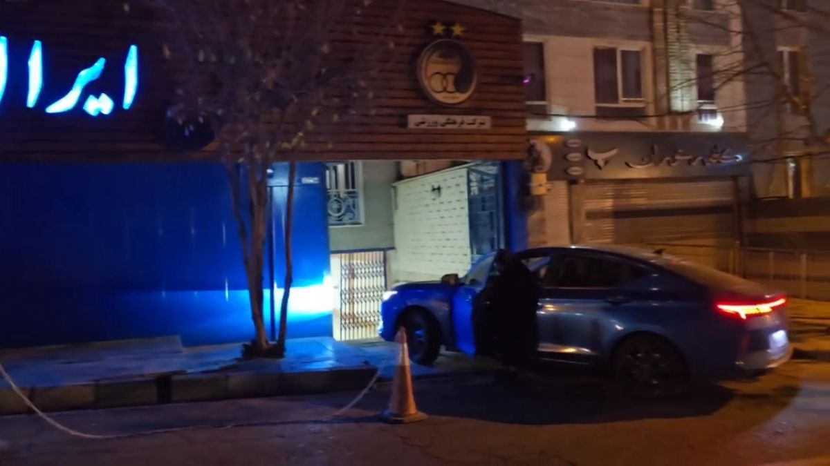 جلسه شبانه، فوری و بحرانی بازیکنان استقلال در سعادت آباد