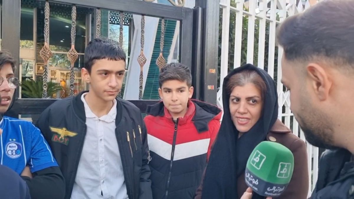 نوجوان استقلالی: دوست ندارم فرهاد مجیدی برگردد، بهتر است بختیاری‌ زاده یا جباری سرمربی استقلال باشند