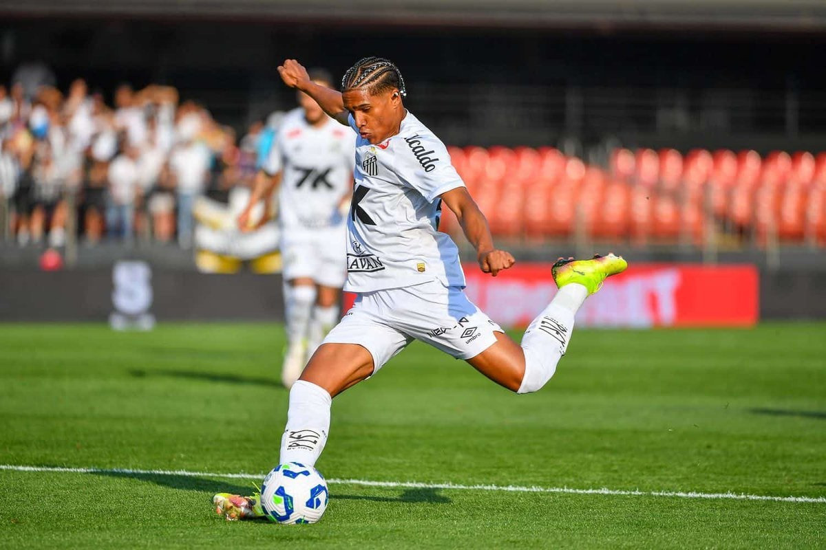 بارسلونا یکی دیگر از استعدادهای برزیلی را از دست میدهد؟