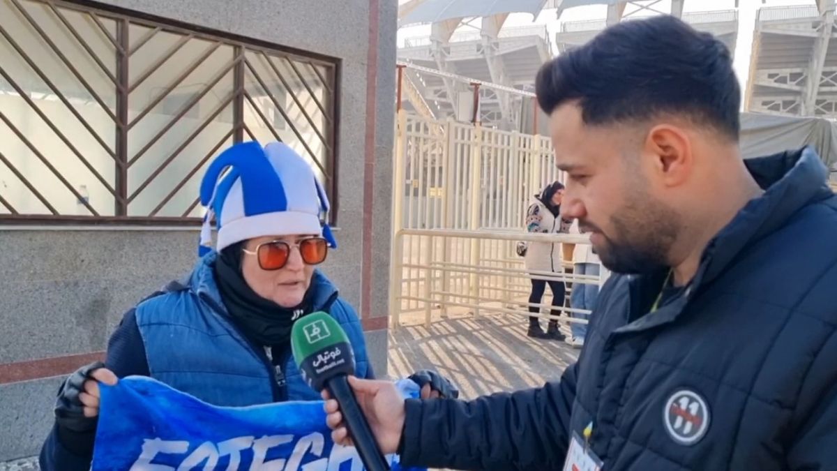 بانوی استقلالی: ساپینتو عجیب است، هر شخصی به حسینی فحاشی کند با من طرف است