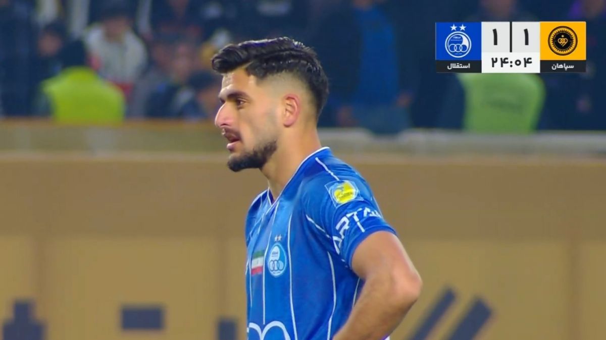 شوت زیبای گودرزی با واکنش دیدنی حسینی تبدیل به گل دوم استقلال نشد