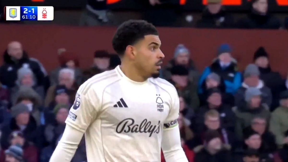 گل اول ناتینگهام فارست به استون ویلا (گیبس وایت)