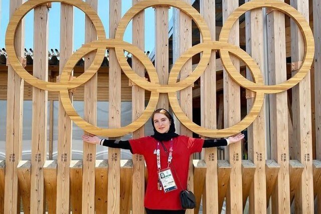 ثریا آقایی در کنار اینفانتینو و دختر ملکه الیزابت