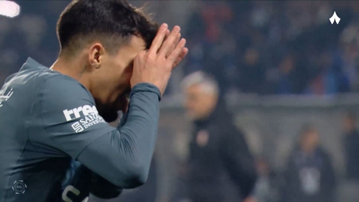 گل دوم الهلال به ضمک (لئوناردو)