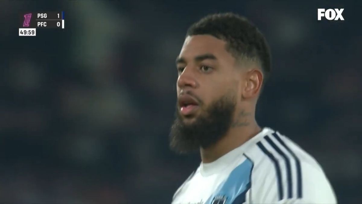 گل اول پاریس به پاری سن ژرمن (گوبلز)