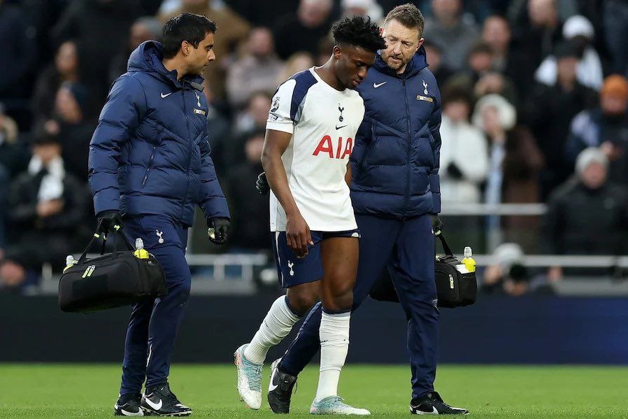 ستاره لیگ برتر انگلیس یک ماه دور از میادین