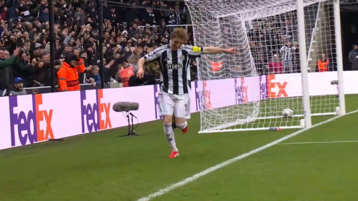 خلاصه بازی نیوکاسل ۳-۰ آیندهوون