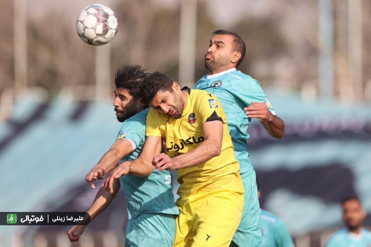 شمس آذر ترک عادت کرد و پیکان را برد