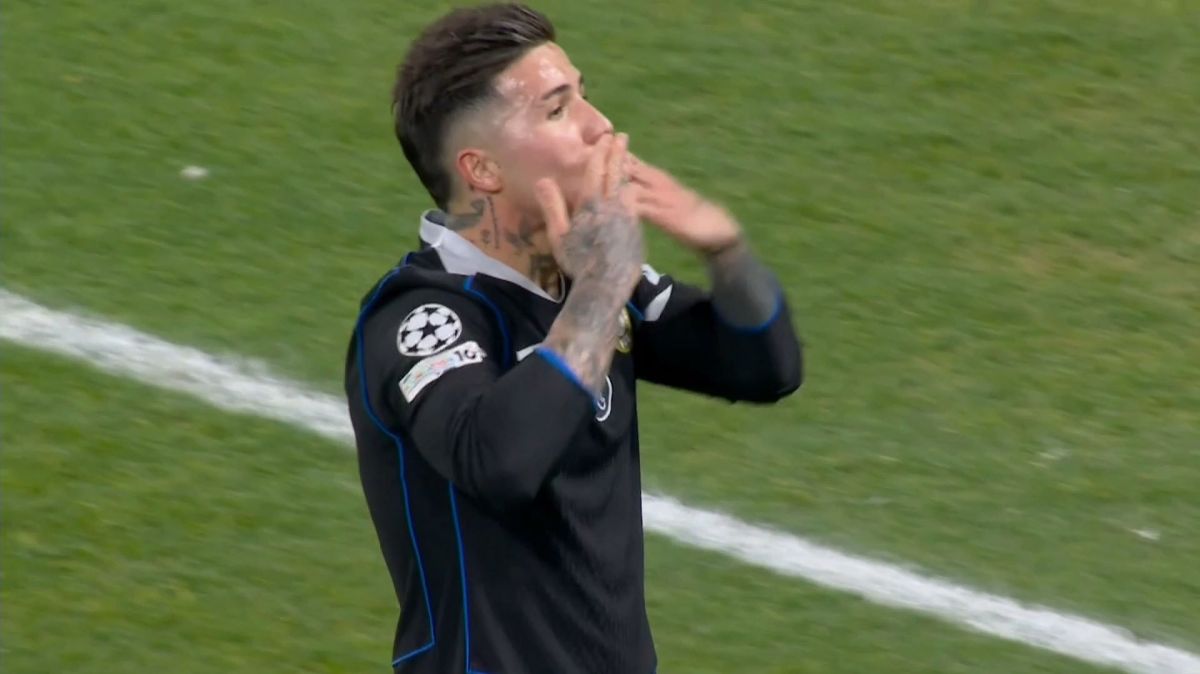 گل اول چلسی به ناپولی (انزو فرناندز - پنالتی)