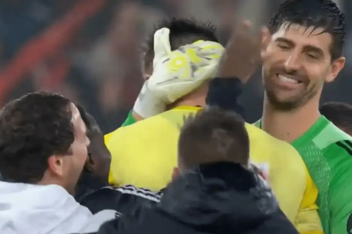 مورینیو: کورتوا یکی از بهترین گلرهای تاریخ است