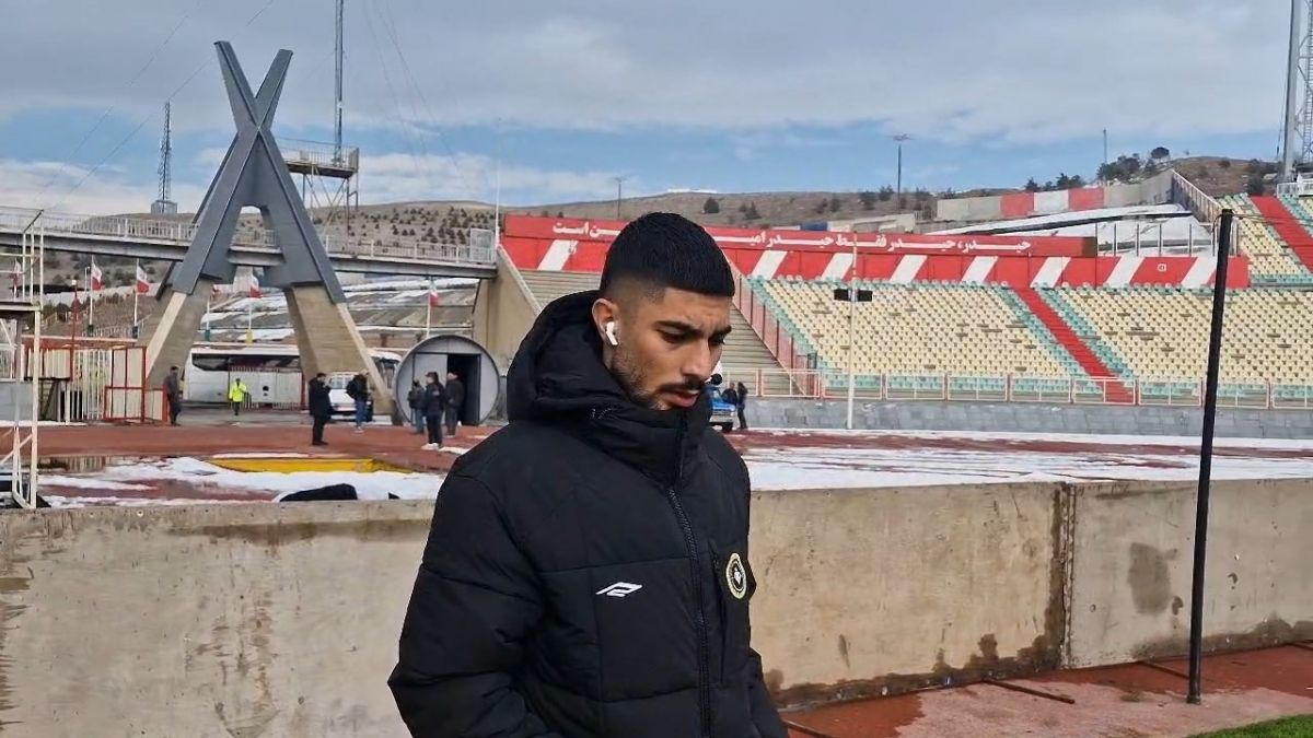 بازدید بازیکنان سپاهان از چمن ورزشگاه یادگار امام (ره)