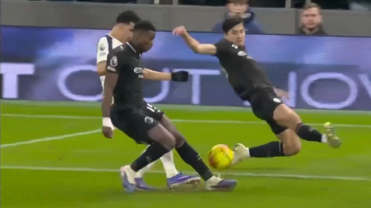 گل اول تاتنهام به منچستر سیتی (گل به خودی مارک گهی)