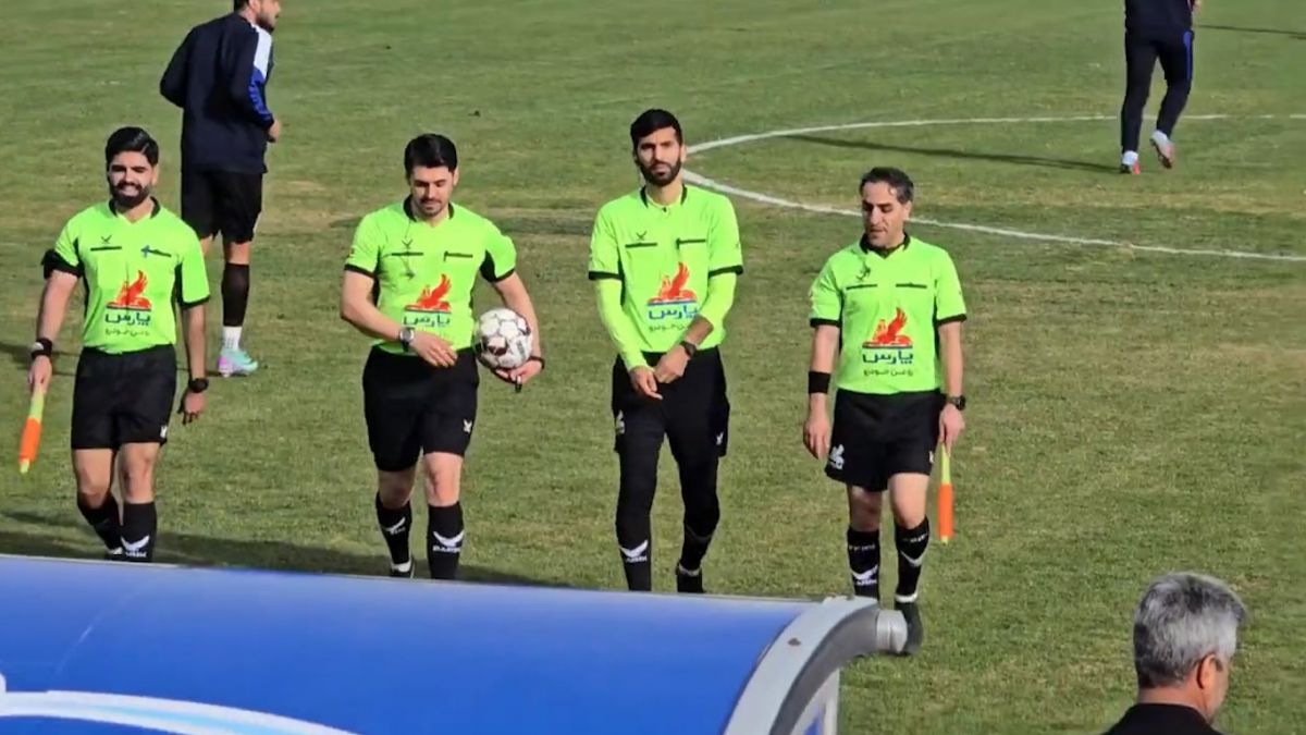 حواشی بازی آریو اسلامشهر - هوادار