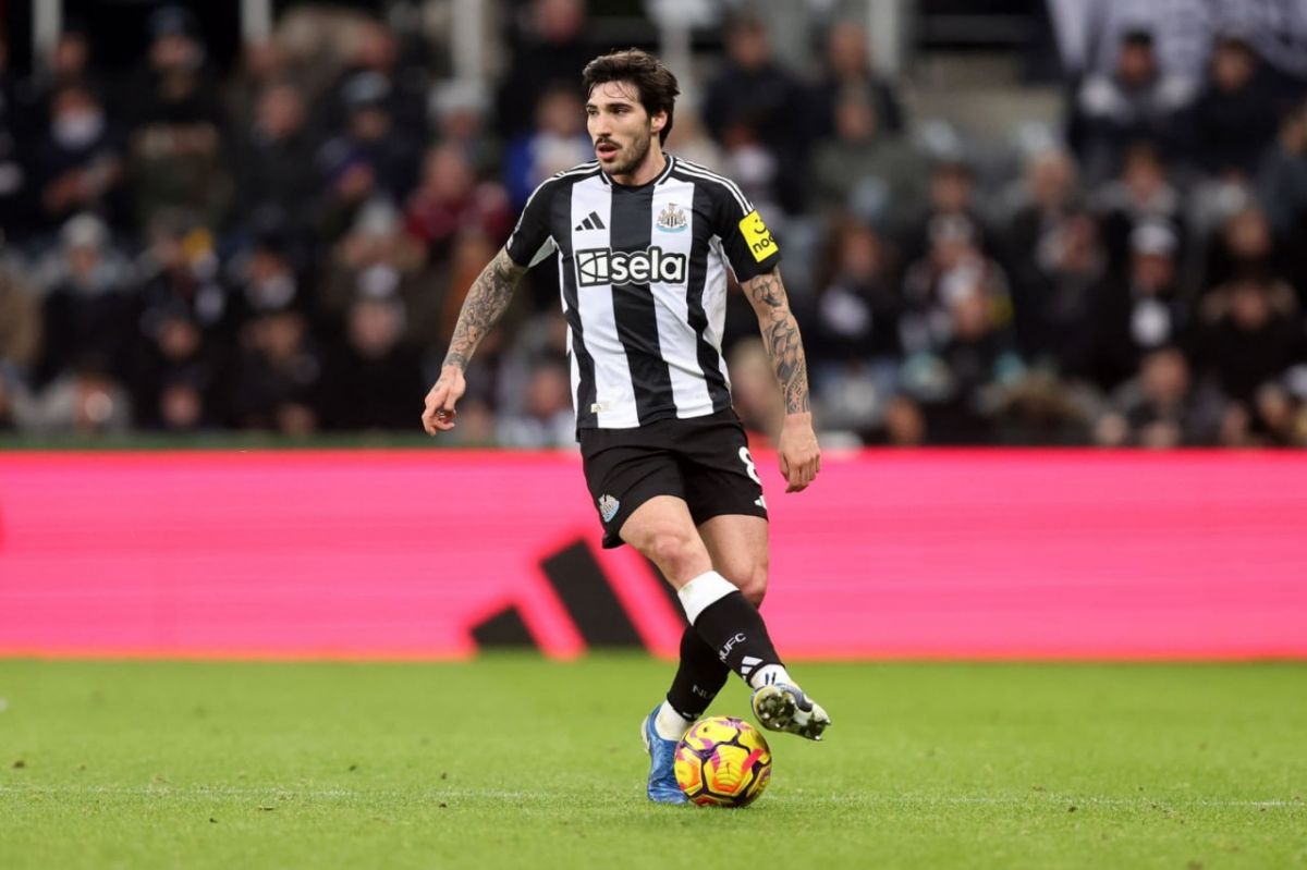 واکنش سرمربی نیوکاسل به شایعات انتقال تونالی به آرسنال