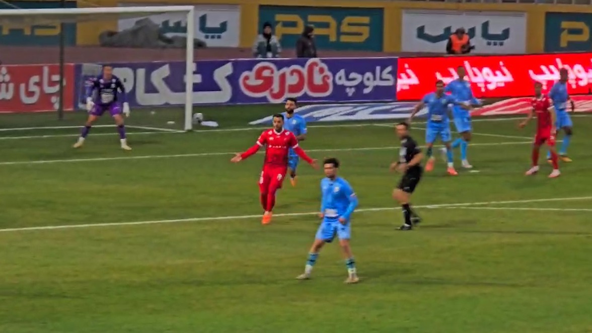 همکاری مشترک ادسون ماردن و شوت اورونوف که تیر دروازه چادرملو را لرزاند