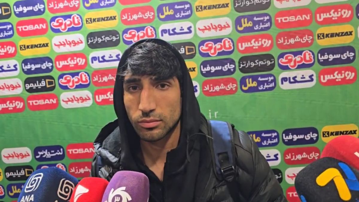 رضا میرزایی: داور صحنههای 50-50 را به سود حریف سوت میزد