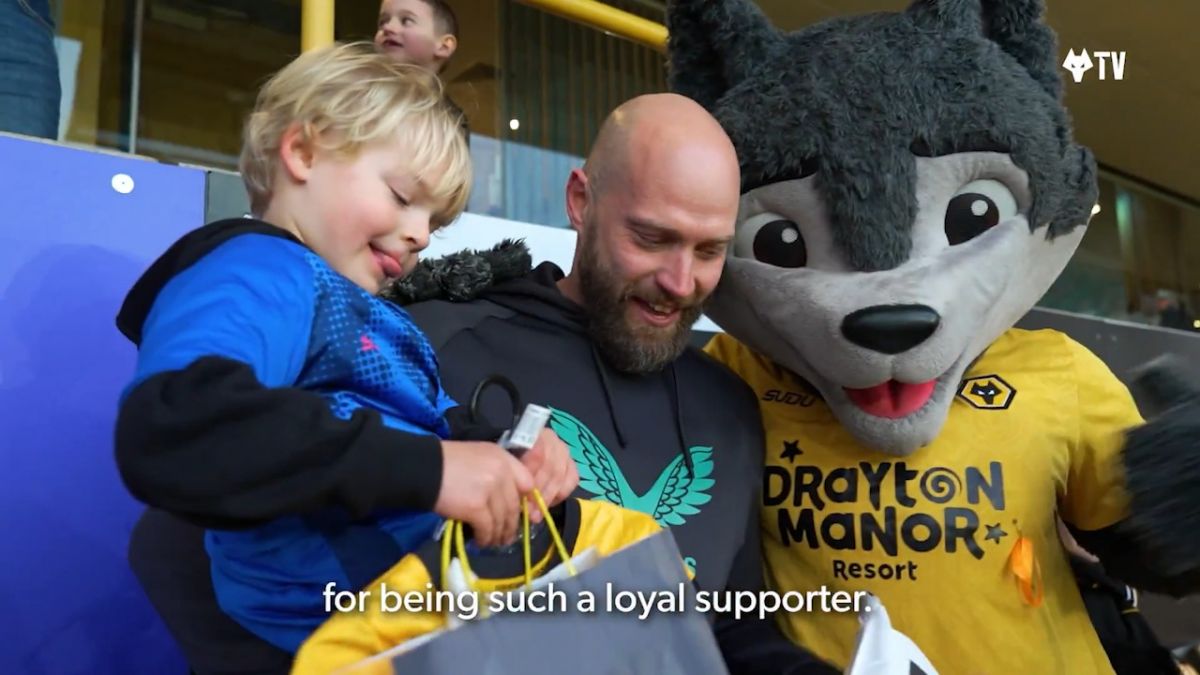 اقدام زیبای باشگاه ولوز بعد از این که پدر، مرغ سوخاری او را خورد