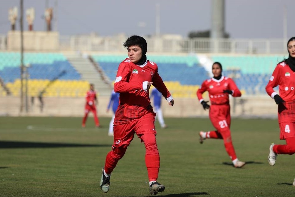 لیگ برتر فوتبال بانوان| پیروزی پرسپولیس و شکست خاتون بم