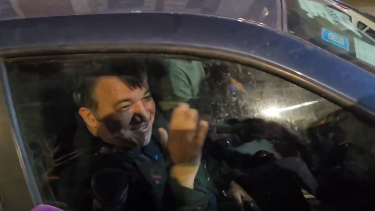 تاجرنیا و نظری جویباری بدون صحبت با رسانه ها ورزشگاه را ترک کردند