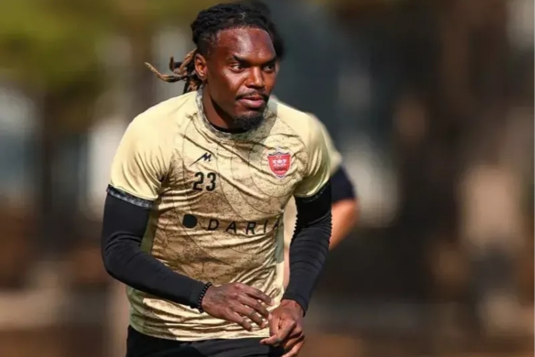 بیفوما غایب پرسپولیس مقابل ملوان