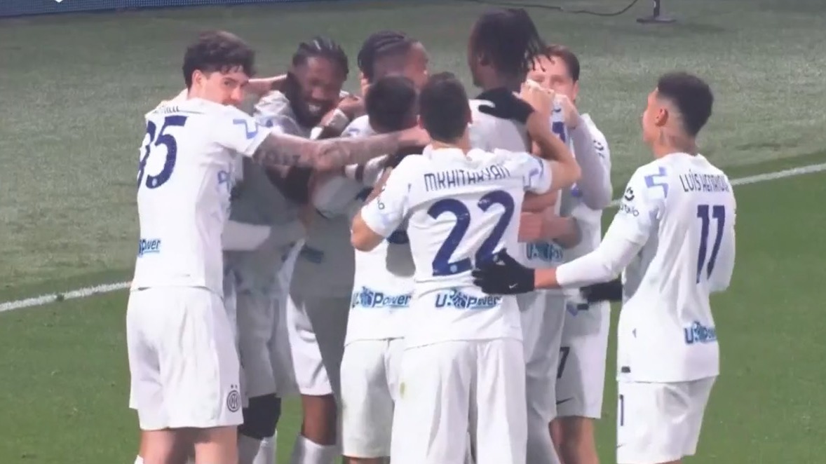 گل چهارم اینتر به ساسولو (مانوئل آکانجی)