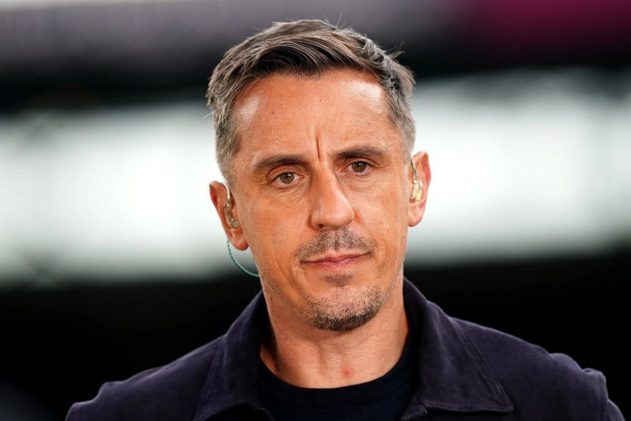 انتقاد تند گری نویل از داور ویدیویی: شادی فوتبال را از بین برد