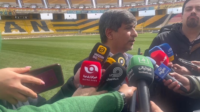 مصاحبه زرندی مدیرعامل مجتمع فولاد مبارکه در حاشیه بازدید وزیر ورزش از نقش جهان