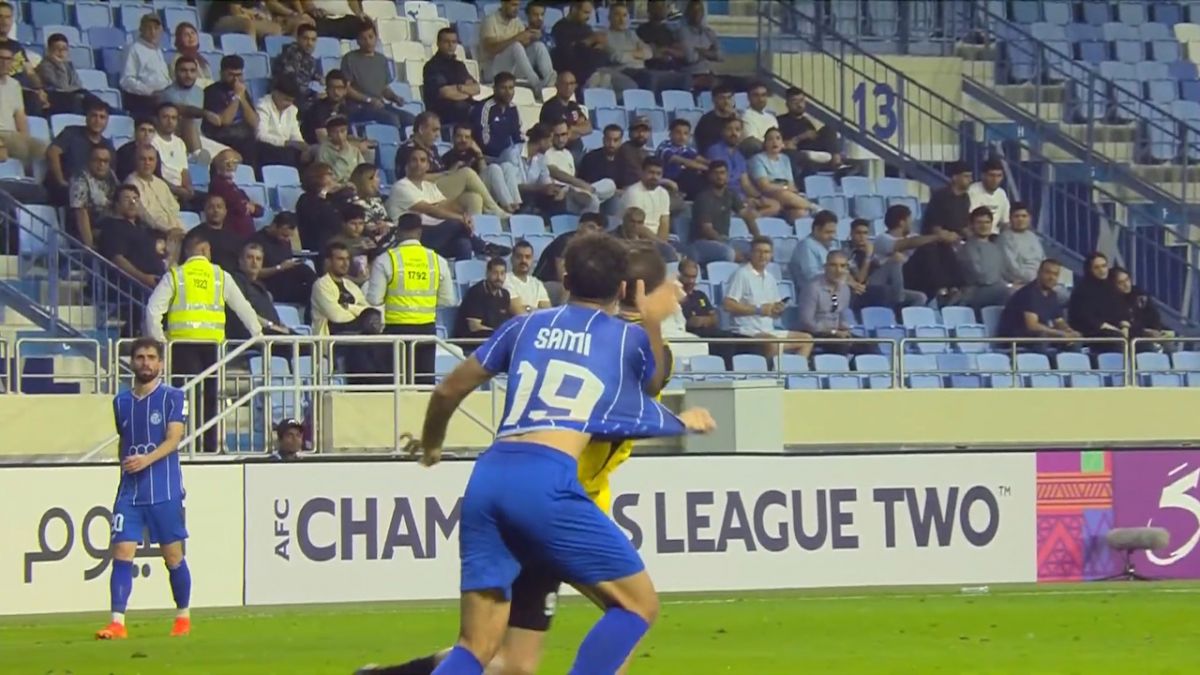 کیفیت پایین کیت باشگاه استقلال مقابل الحسین