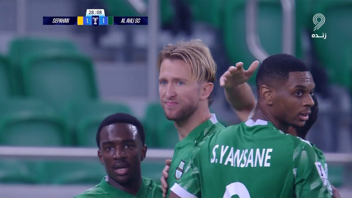 گل اول الاهلی قطر به سپاهان (میشل ولپ)