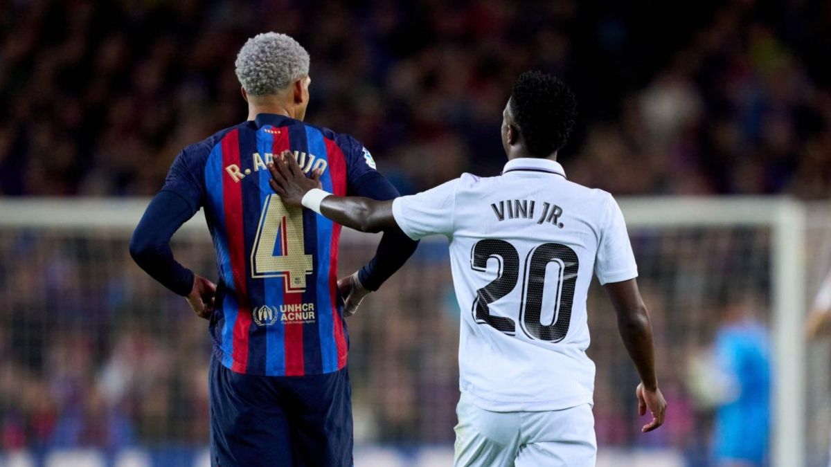 رفتار بسیار زیبای وینیسیوس جونیور با مدافع بارسلونا