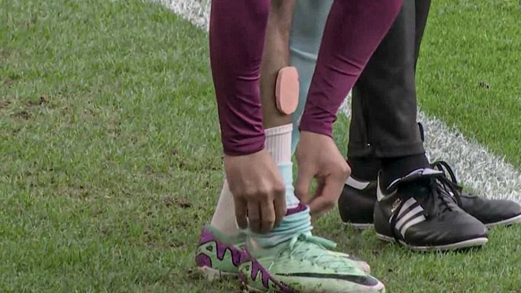 کوچک‌ترین ساق‌بند دنیای فوتبال در لیگ برتر انگلیس