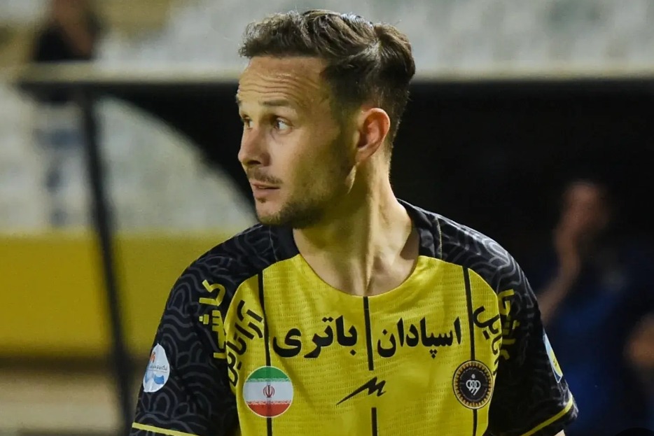 وینگر اسپانیایی در اردوی سپاهان حاضر شد