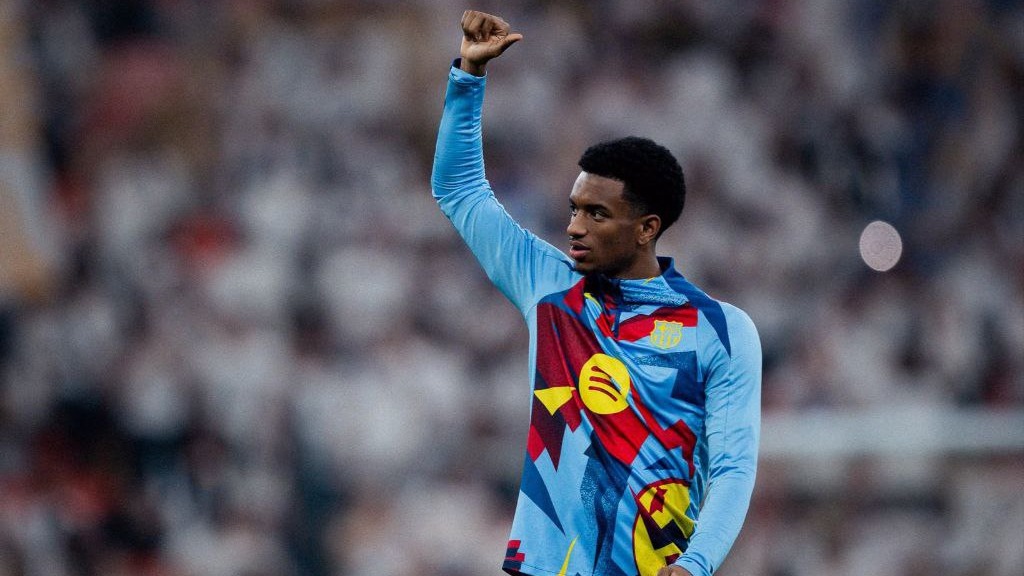 منچستریونایتد به دنبال جذب مدافع بارسلونا با پیشنهاد ۴۰ میلیون یورویی