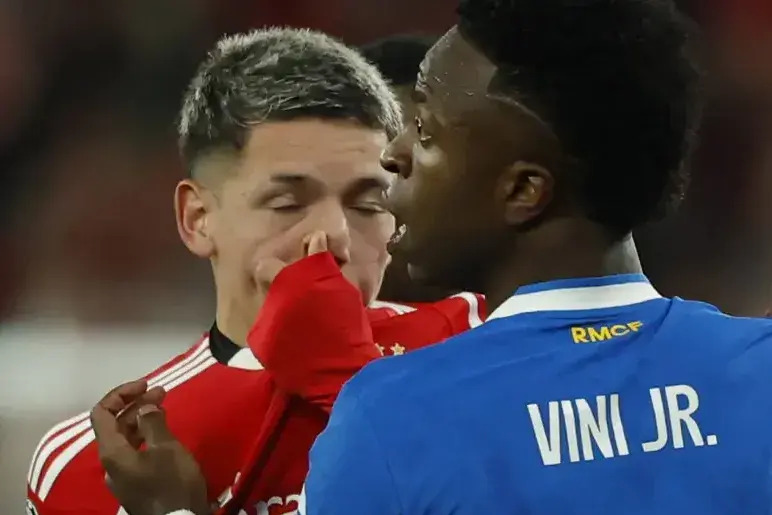 وینیسیوس به بازیکن بنفیکا چه گفت؟