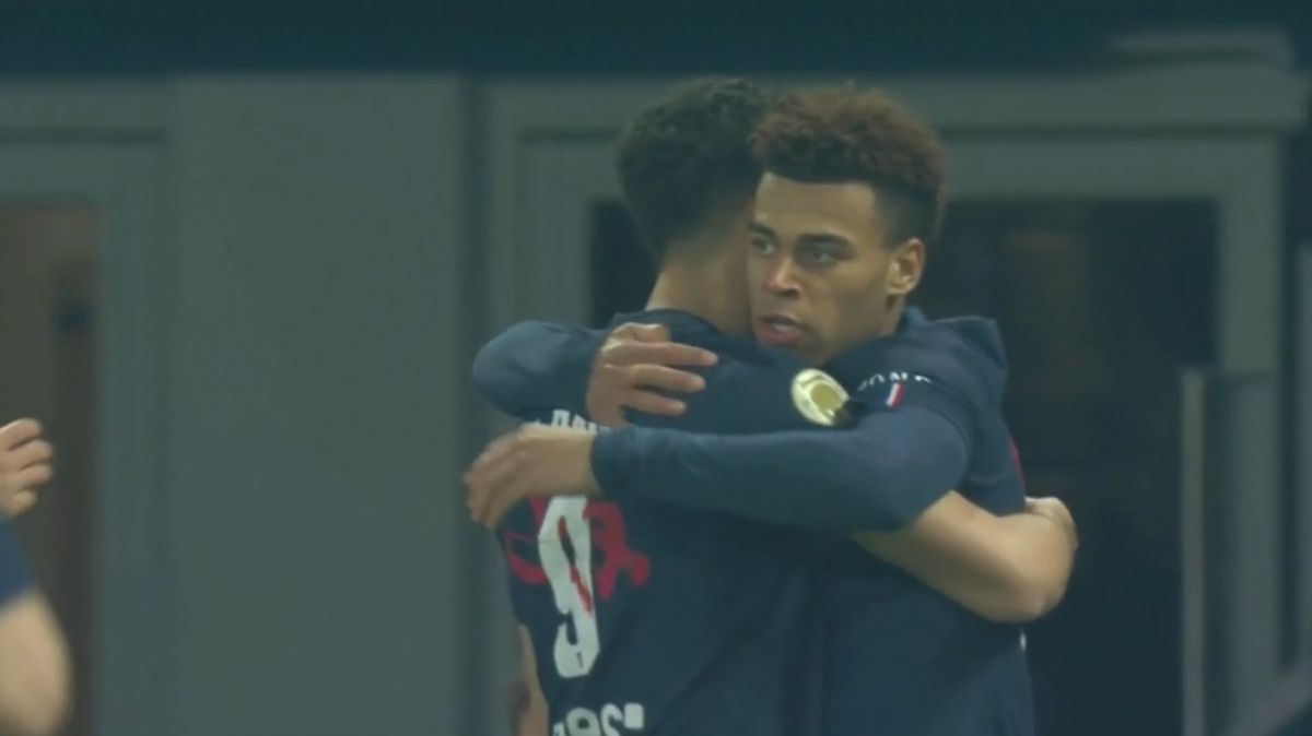 گل اول پاری سن ژرمن به متز (دزیره دوئه)